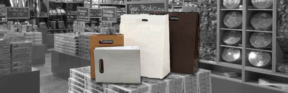 Sacose de hartie cu maner decupat de la Fabrica De Ambalaje Exonia